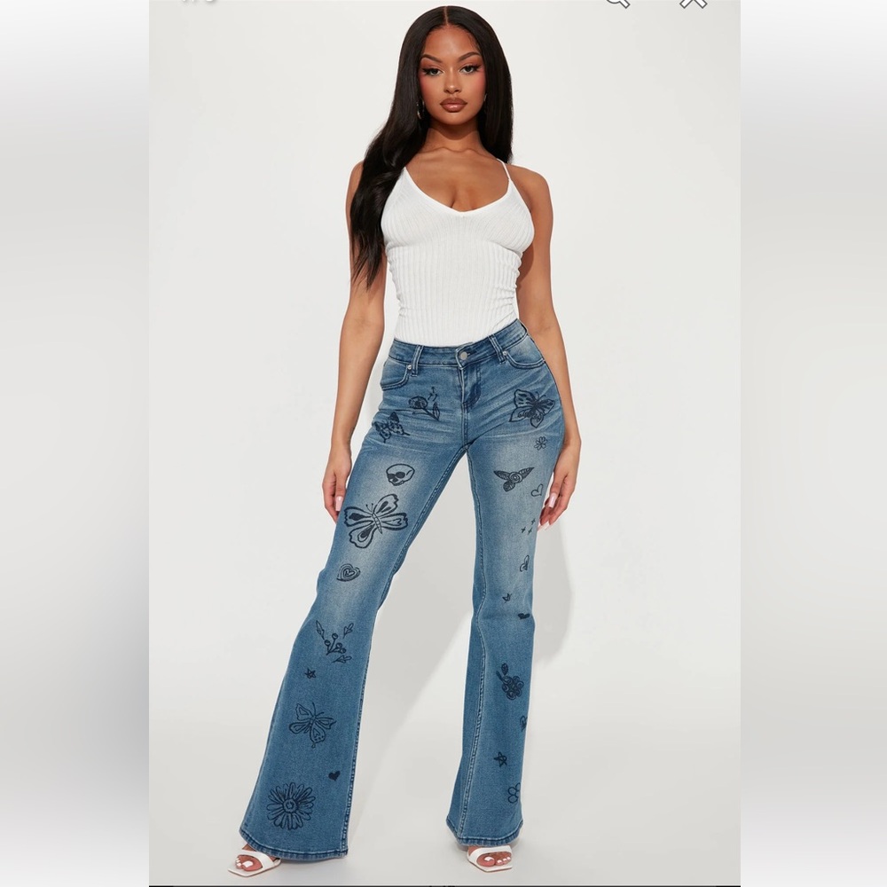 Fashion Nova So Little Time Low Rise Y2K Doodle Flare Jeans - Vintage Blue Wash